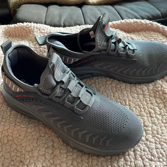 NWOT Furuian Gray Steel Toe Safety Shoes Size 11 Women’s or 9 in Men’s - Picture 1 of 5